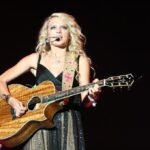 Taylor Swift biography photo