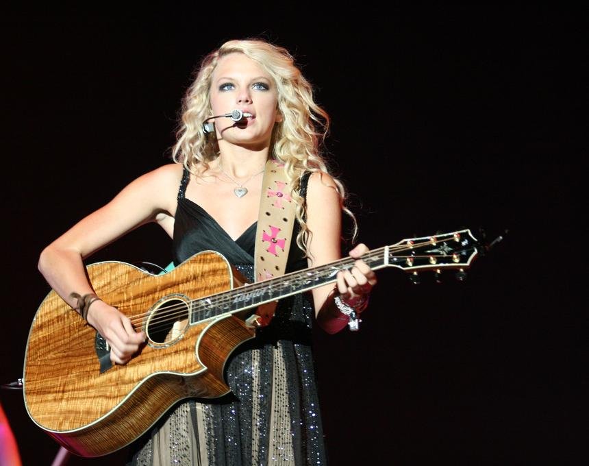 Taylor Swift biography photo